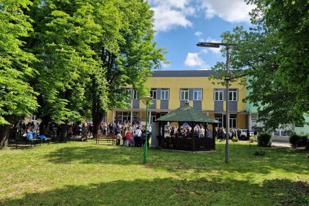 NA ODSEKU TEHNOLOŠKO UMETNIČKE STUDIJE DANAS OBELEŽEN DAN PLANETE ZEMLJE