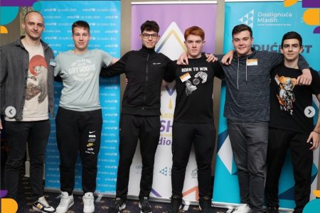 UČENICI TŠ „RADE METALAC“ OSVOJILI NAGRADU ZA REALIZACIJU PROJEKTA SOLARNO KUBE