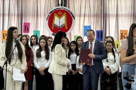 OSNOVNA ŠKOLA „MILUTIN SMILJKOVIĆ“ U VINARCU OBELEŽILA DAN ŠKOLE