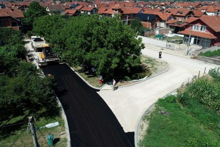U TOKU RADOVI NA ASFALTIRANJU ULICA U VLASOTINCU