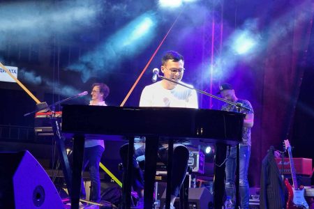 DRUGA NOĆ LESKOVAČKE ROŠTILJIJADE PROTEKLA JE U ZNAKU KONCERTA ŽELJKA VASIĆA