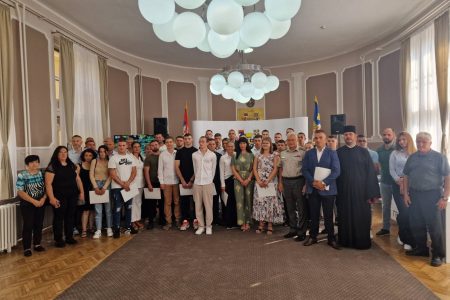 URUČENO 28 UGOVORA O DOBROVOLJNOM SLUŽENJU VOJNOG ROKA