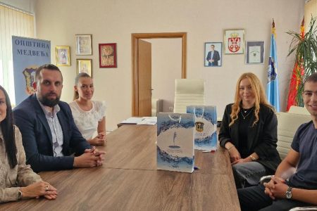 URUČENE STIPENDIJE ZA STUDENTE IZ OPŠTINE MEDVEĐA