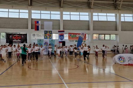 U OKVIRU EVROPSKE NEDELJE SPORTA U LESKOVCU JE DANAS ODRŽAN „ŠKOLSKI DAN SPORTA“