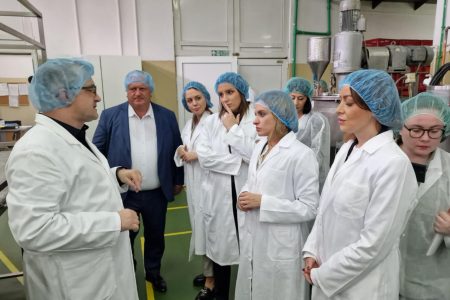LESKOVAČKI DCP HEMIGAL JEDNA JE OD PRVIH FIRMI KOJA KORISTEĆI SPORAZUM O SLOBODNOJ TRGOVINI USPEŠNO SARAĐUJE SA KINOM