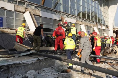 OSAM OSOBA NASTRADALO U NESREĆI NA ŽELEZNIČKOJ STANICI U NOVOM SADU, SUTRA U SRBIJI DAN ŽALOSTI