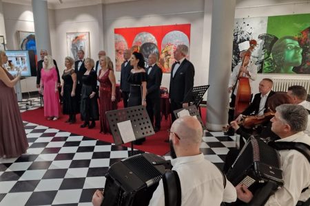 NOVOGODIŠNJI KONCERT GRADSKOG HORA „RUZMARIN“