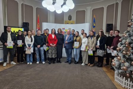 URUČENO 27 UGOVORA O DODELI GRANTOVA U OPREMI