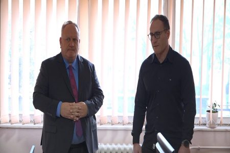 GRADONAČELNIK SA SARADNICIMA NASTAVIO JE DANAS OBILAZAK ODELJENJA GRADSKE UPRAVE