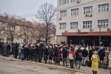 UČENICI LESKOVAČKE GIMNAZIJE I EKONOMSKE ŠKOLE ODRŽALI JAVNI ČAS