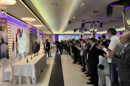 TRIBINA SNS U LESKOVCU: BORITE SE NA SVAKOM MESTU DIJALOGOM