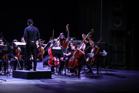 U LESKOVCU 15. MARTA KONCERT FILMSKE MUZIKE ENIJA MARIKONEA