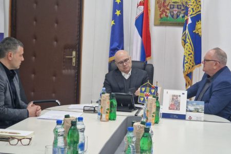 SASTANAK GRADONAČELNIKA CVETANOVIĆA SA PREMIJEROM VUČEVIĆEM