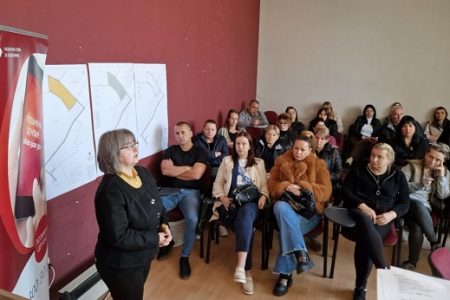 U BOJNIKU SU DANAS PREZENTOVANI JAVNI POZIVI NACIONALNE SLUŽBE ZA ZAPOŠLJAVANJE
