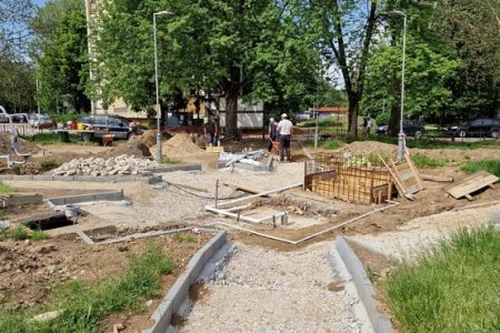 U NASELJU DUBOČICA U TOKU SU RADOVI NA IZGRADNJI FONTANE