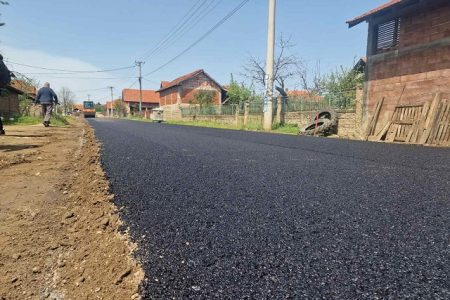 ZAVRŠAVAJU SE RADOVI NA REHABILITACIJI DRUGE DEONICE PUTA LESKOVAC- DONJE STOPANJE