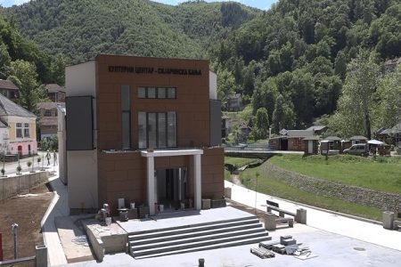 MINISTARKA GRAĐEVINARSTVA, SAOBRAĆAJA I INFRASTRUKTURE ALEKSANDRA SOFRONIJEVIĆ OBIŠLA ZAVRŠNE RADOVE NA KULTURNOM CENTRU U SIJARINSKOJ BANJI